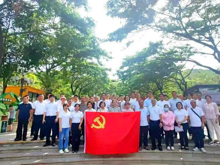 三亞環(huán)農(nóng)集團(tuán)黨委開(kāi)展抗戰(zhàn)勝利80周年主題參觀(guān)活